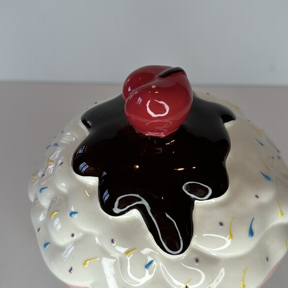 Cherry Top Ice Cream sundae canister - Picture 7 of 11